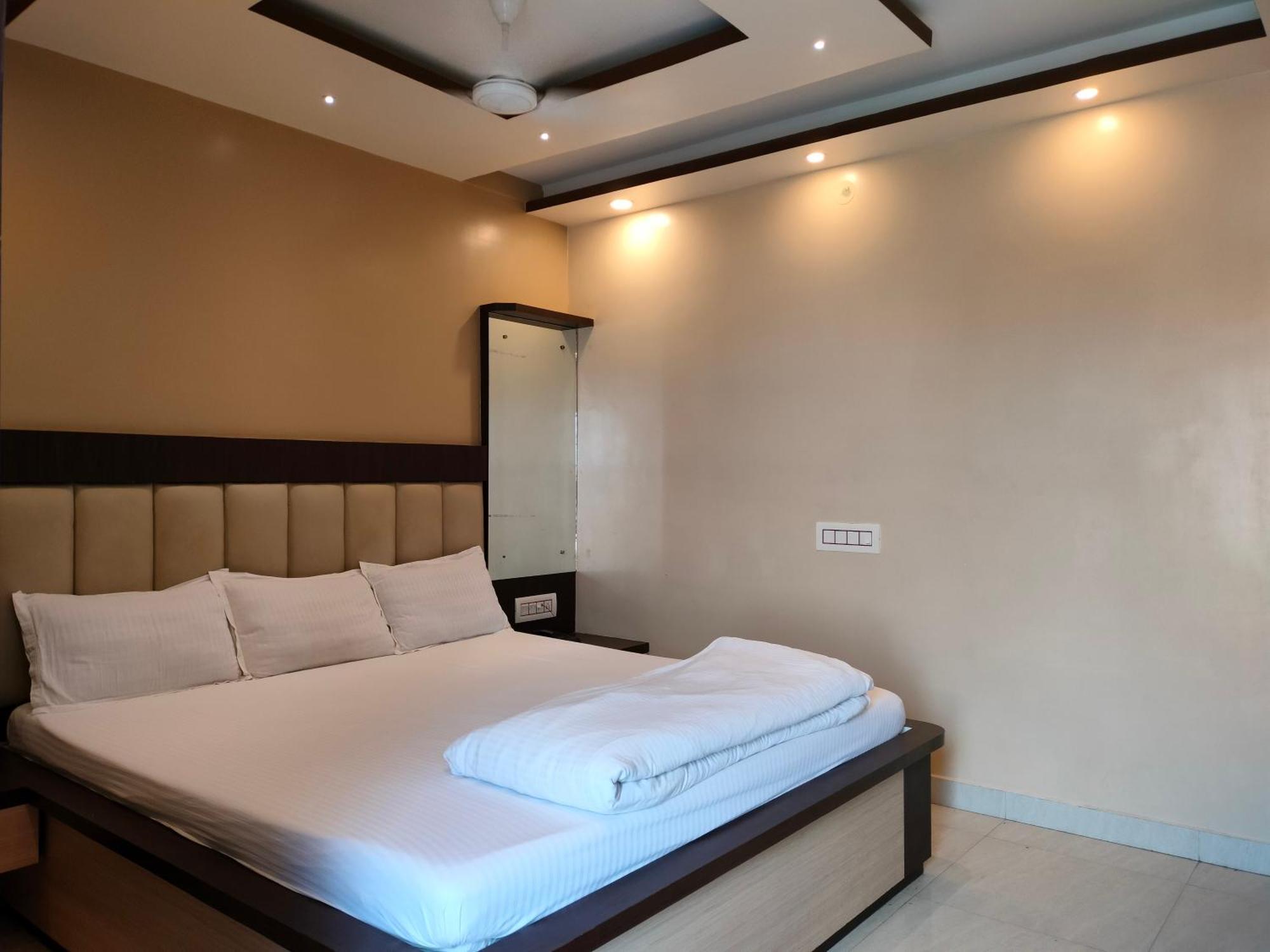 Hotel Binapani Deluxe 1 Tarapith Ngoại thất bức ảnh