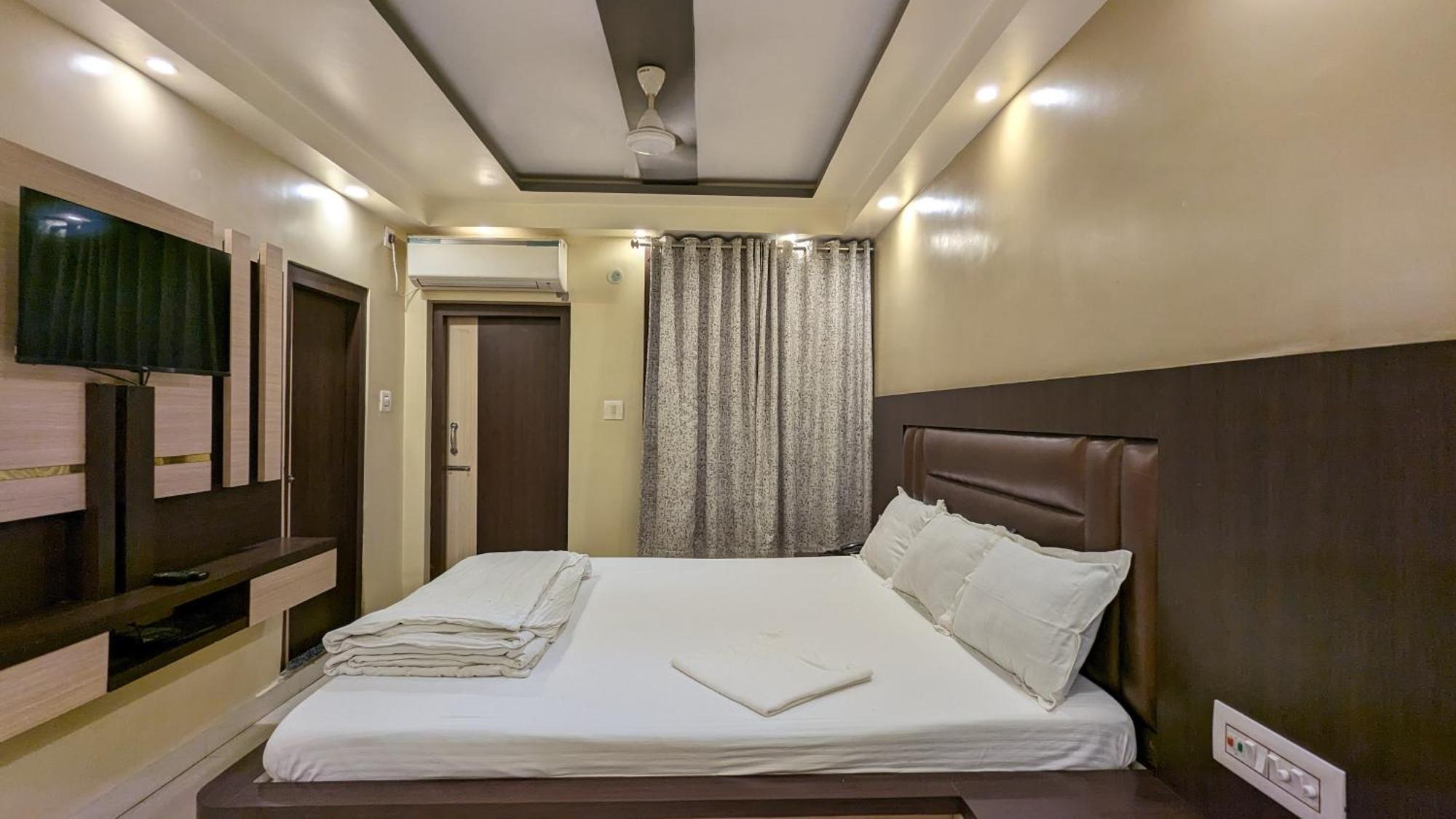 Hotel Binapani Deluxe 1 Tarapith Ngoại thất bức ảnh