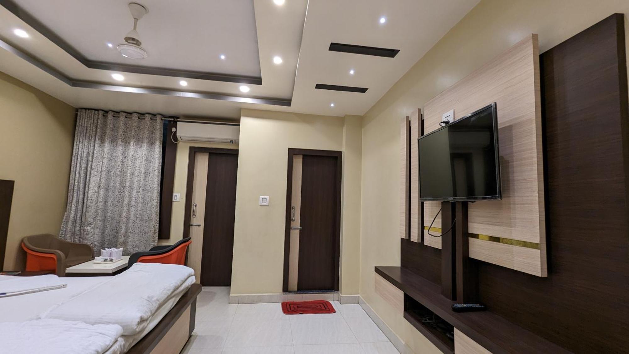 Hotel Binapani Deluxe 1 Tarapith Ngoại thất bức ảnh