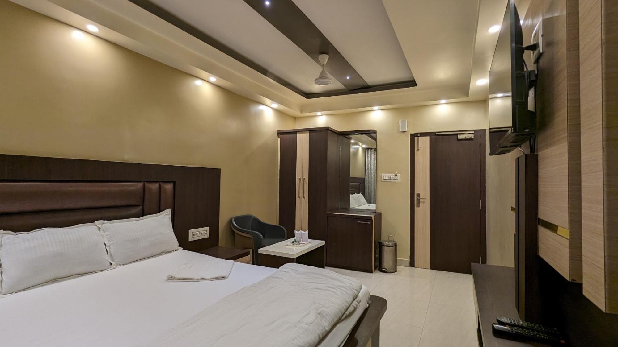 Hotel Binapani Deluxe 1 Tarapith Ngoại thất bức ảnh