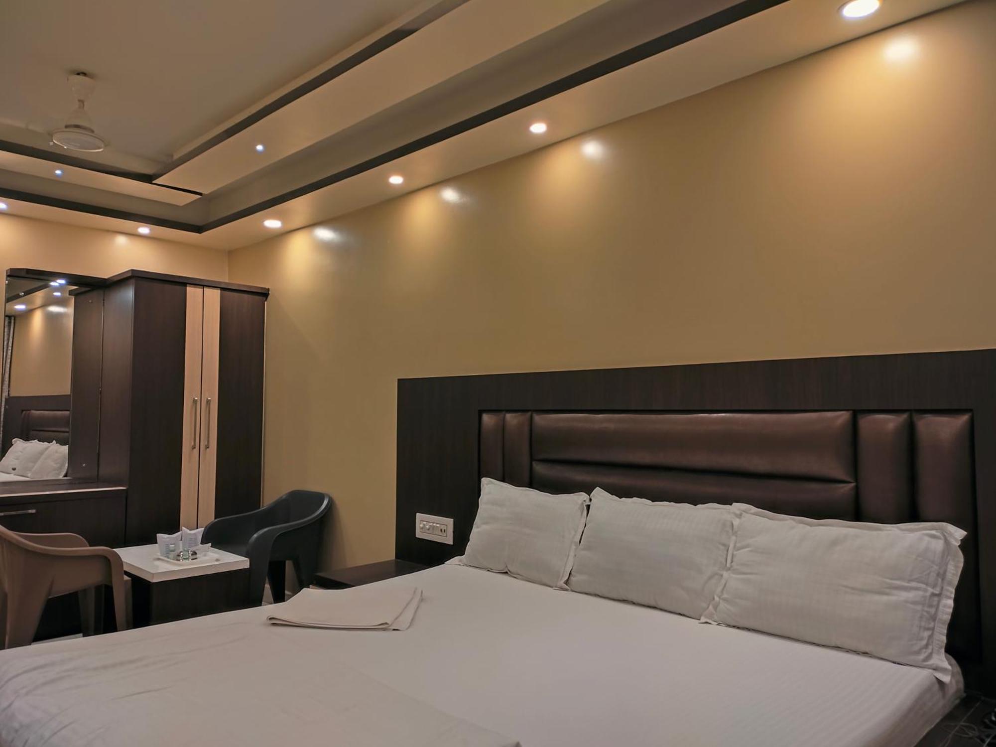 Hotel Binapani Deluxe 1 Tarapith Ngoại thất bức ảnh