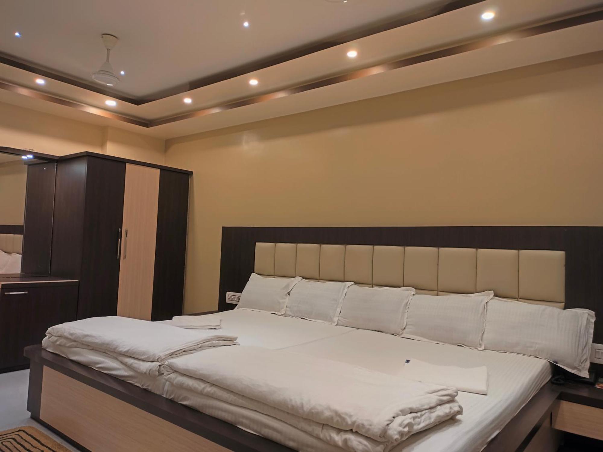 Hotel Binapani Deluxe 1 Tarapith Ngoại thất bức ảnh