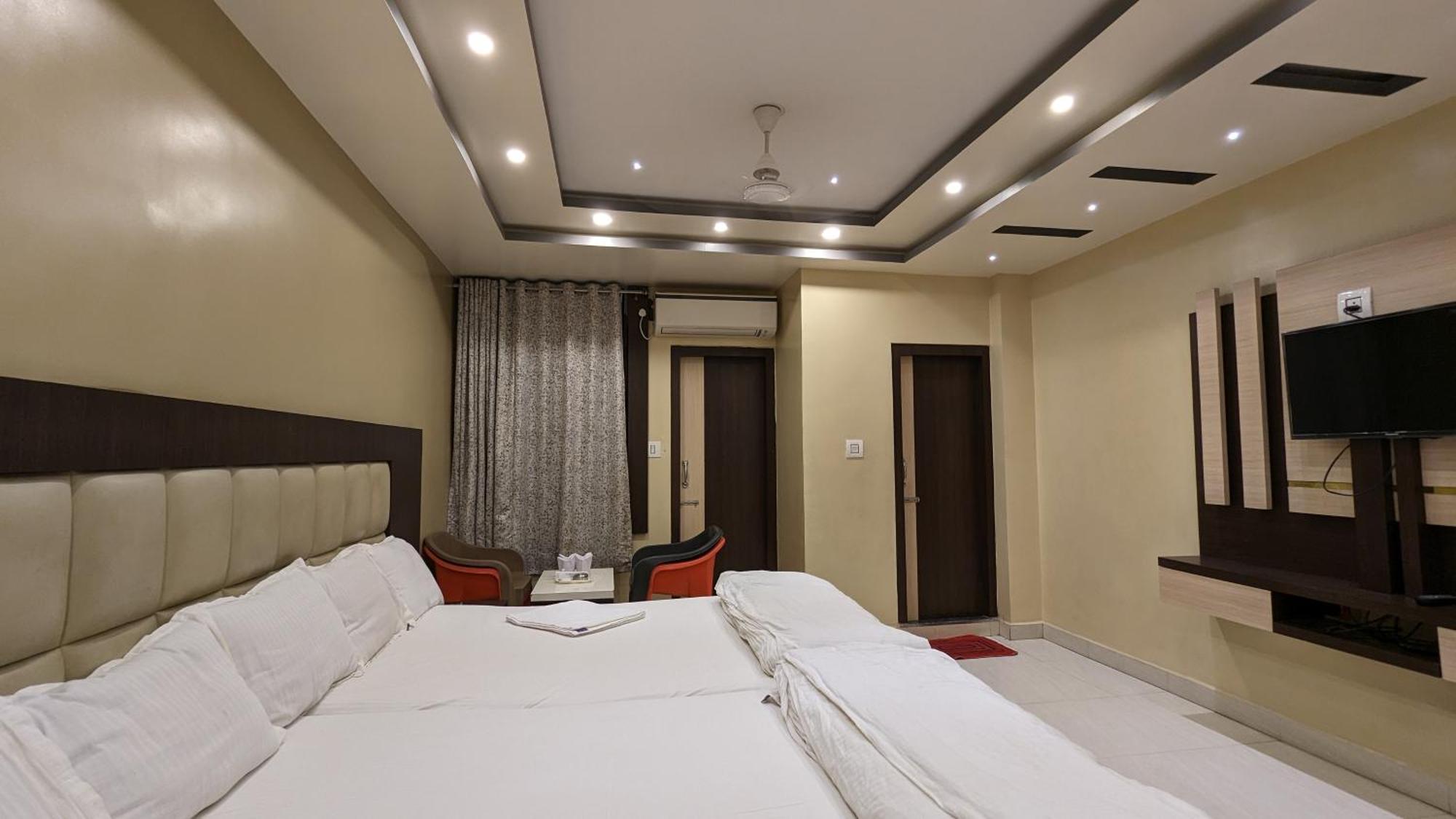 Hotel Binapani Deluxe 1 Tarapith Ngoại thất bức ảnh