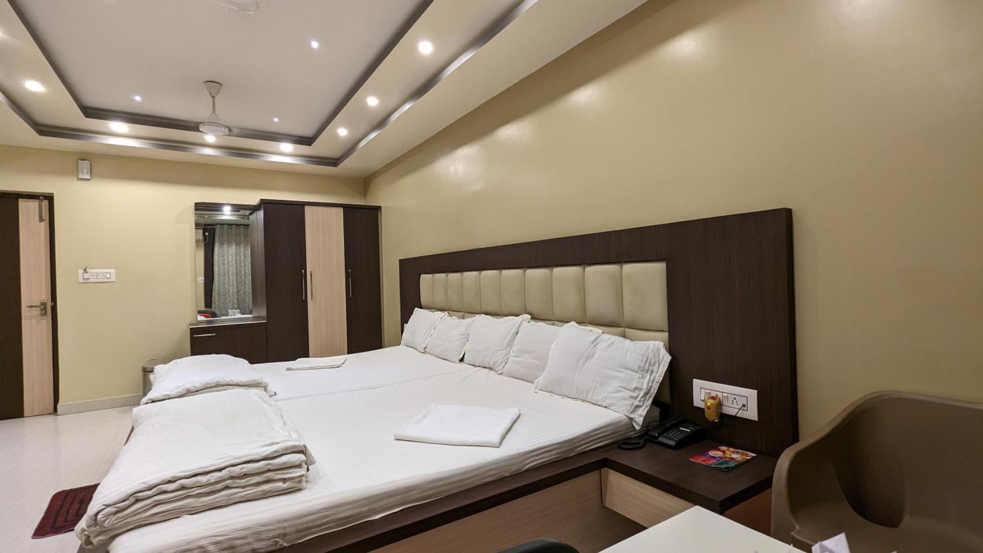 Hotel Binapani Deluxe 1 Tarapith Ngoại thất bức ảnh