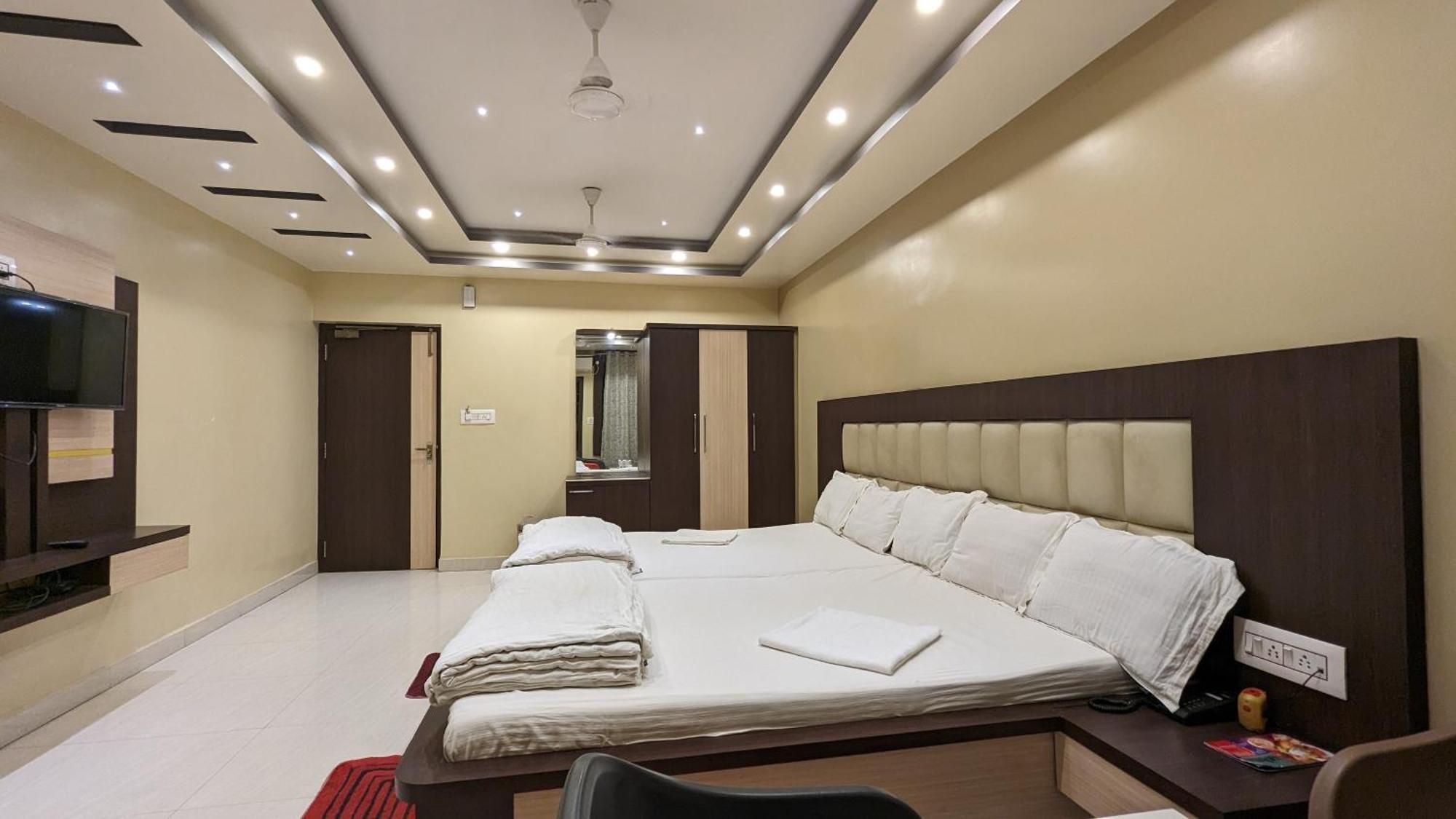 Hotel Binapani Deluxe 1 Tarapith Ngoại thất bức ảnh