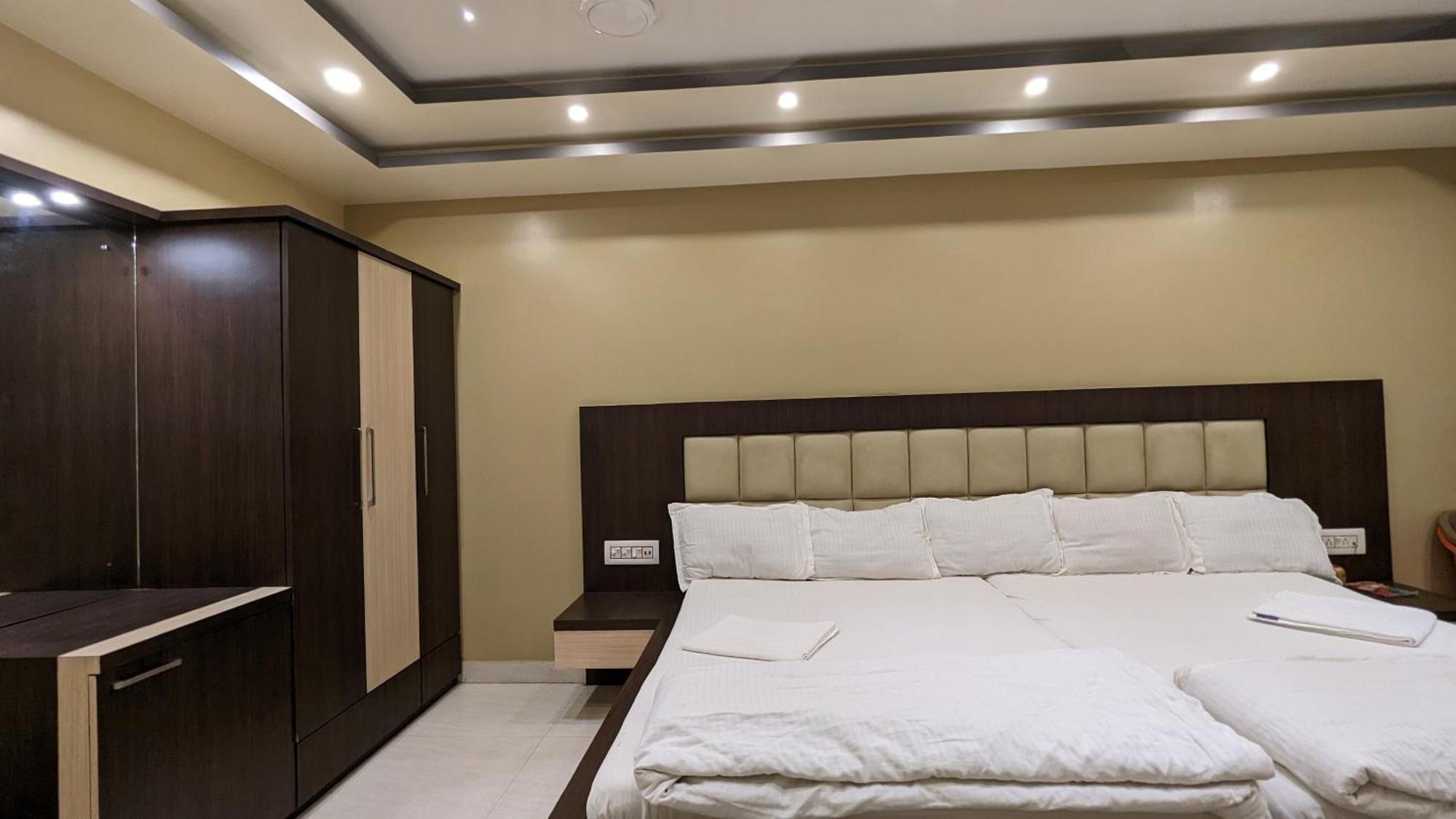 Hotel Binapani Deluxe 1 Tarapith Ngoại thất bức ảnh