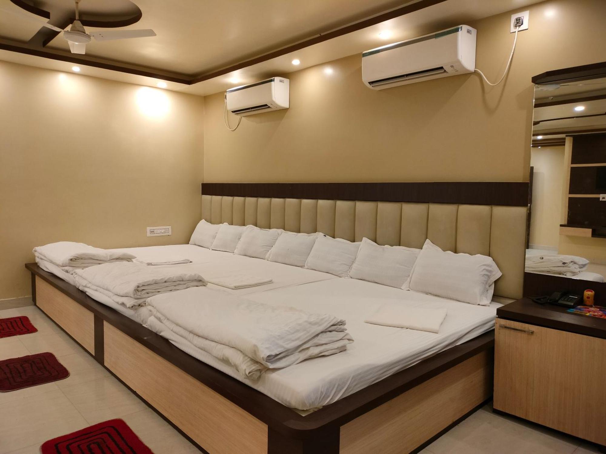 Hotel Binapani Deluxe 1 Tarapith Ngoại thất bức ảnh