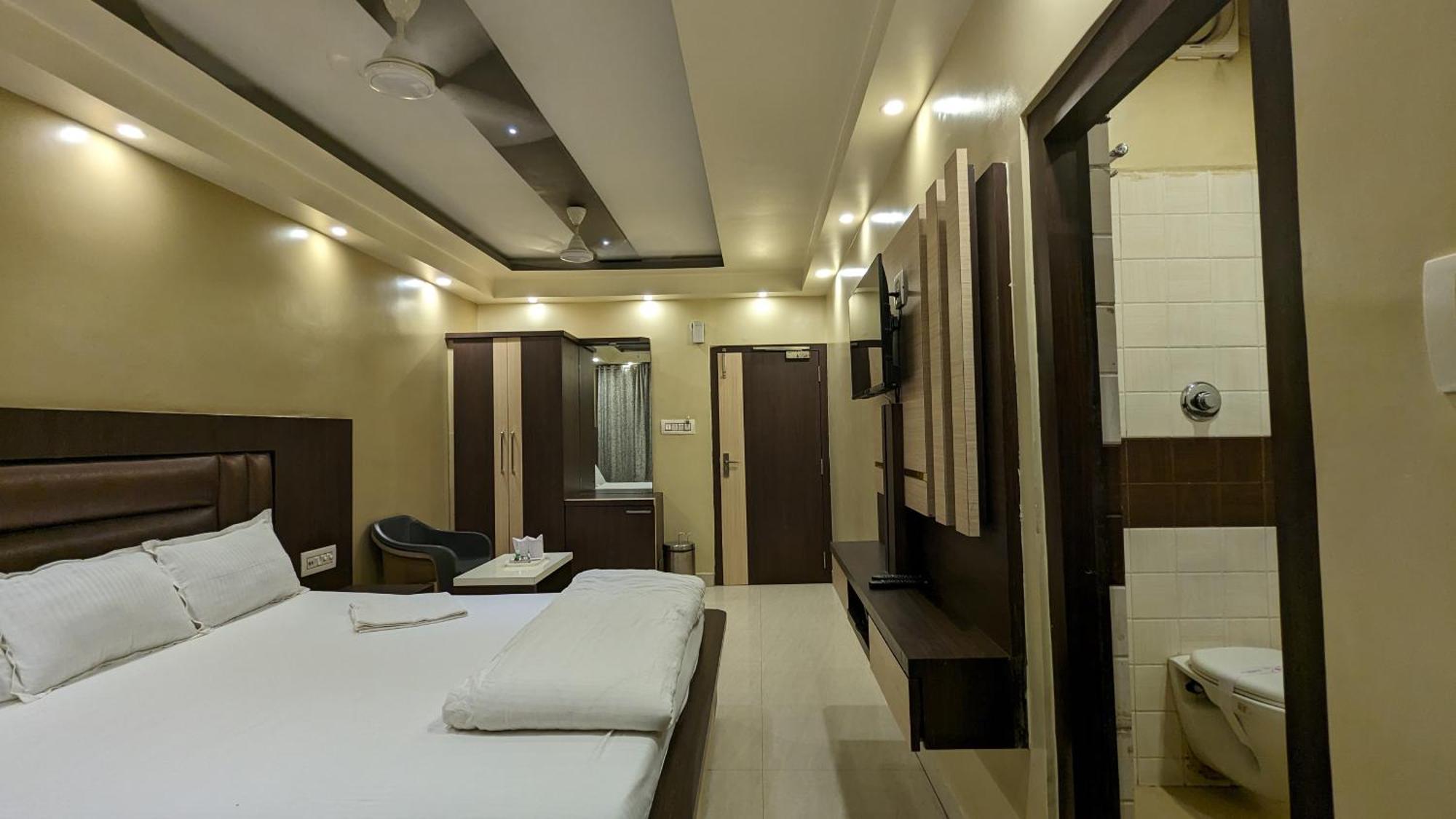 Hotel Binapani Deluxe 1 Tarapith Ngoại thất bức ảnh