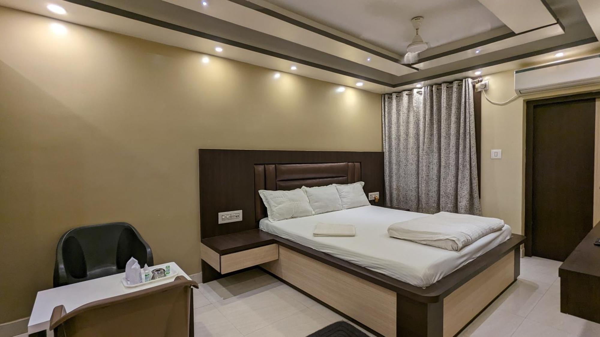 Hotel Binapani Deluxe 1 Tarapith Ngoại thất bức ảnh