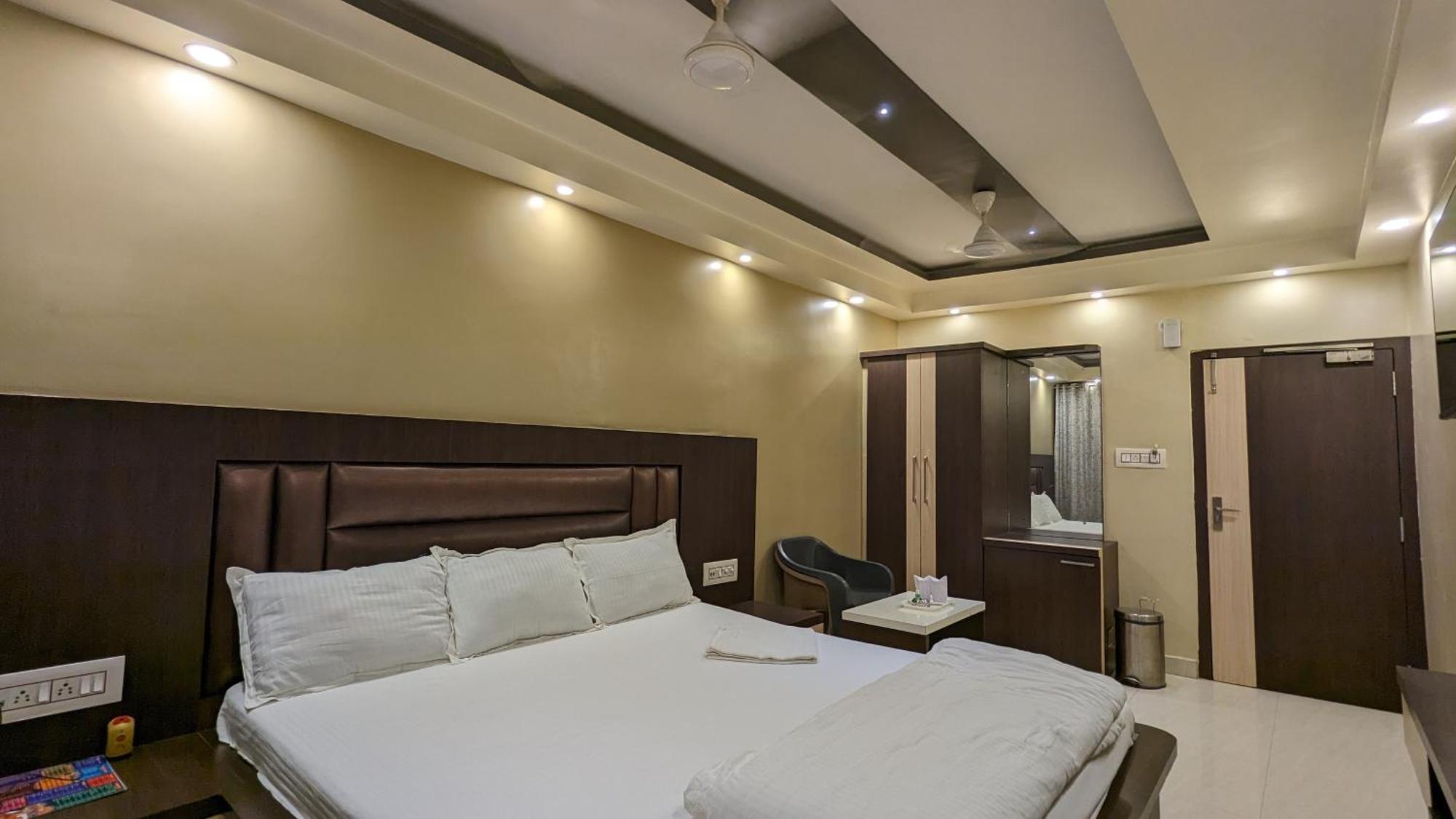 Hotel Binapani Deluxe 1 Tarapith Ngoại thất bức ảnh