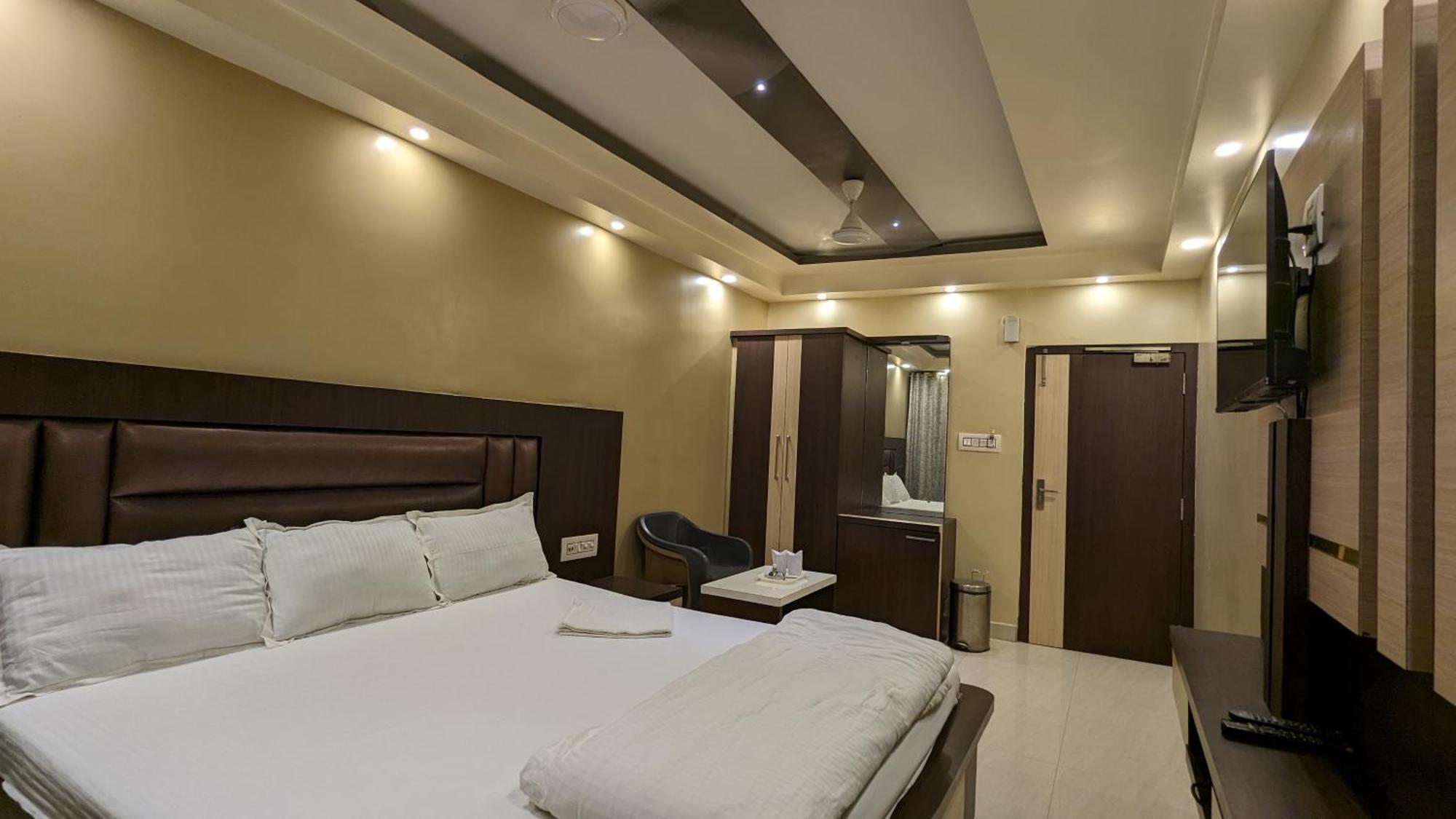 Hotel Binapani Deluxe 1 Tarapith Ngoại thất bức ảnh