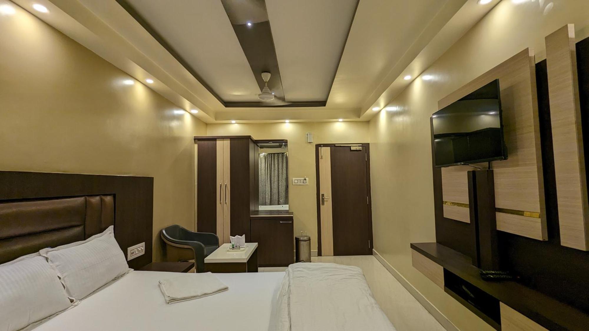 Hotel Binapani Deluxe 1 Tarapith Ngoại thất bức ảnh