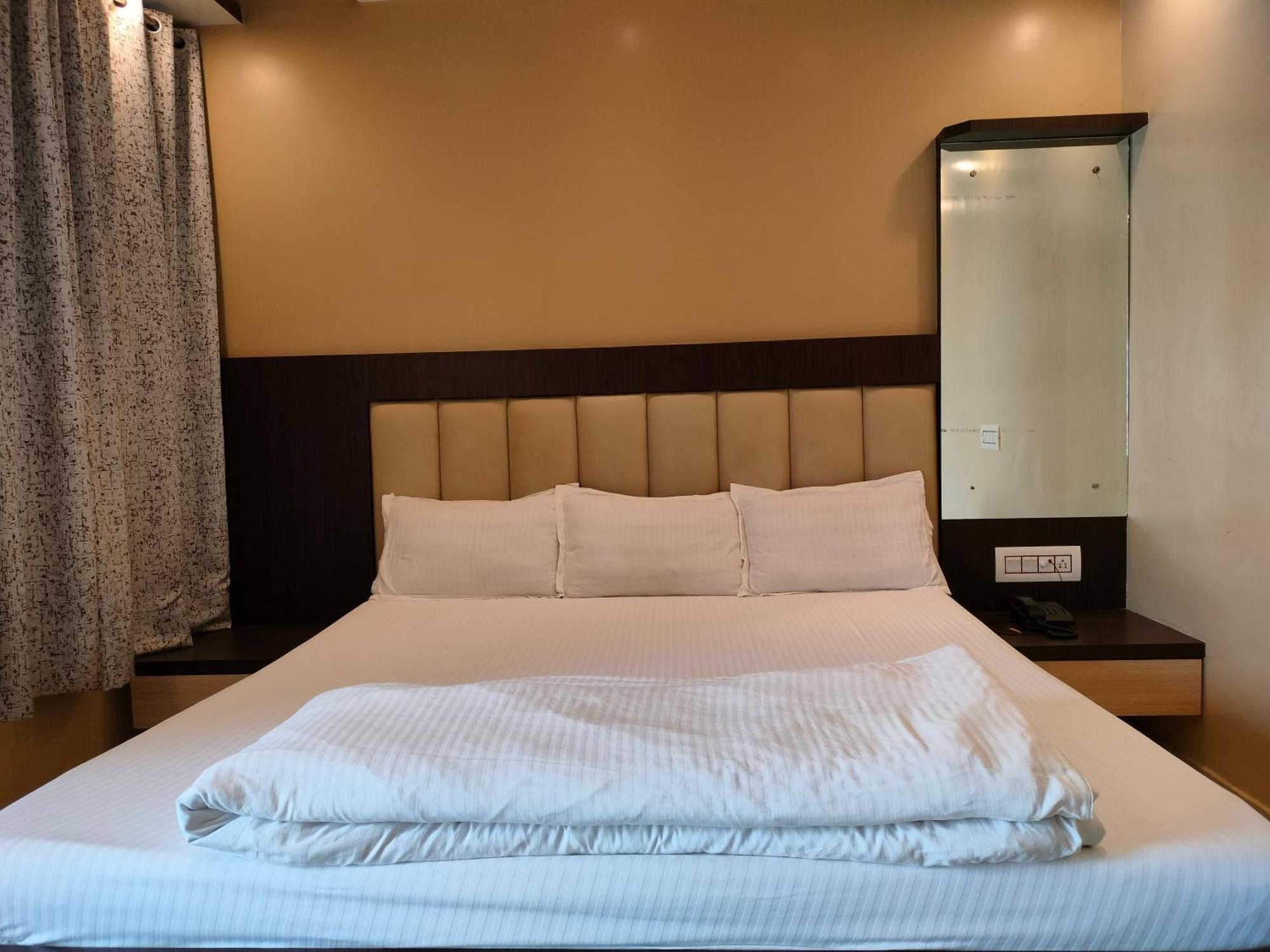 Hotel Binapani Deluxe 1 Tarapith Ngoại thất bức ảnh