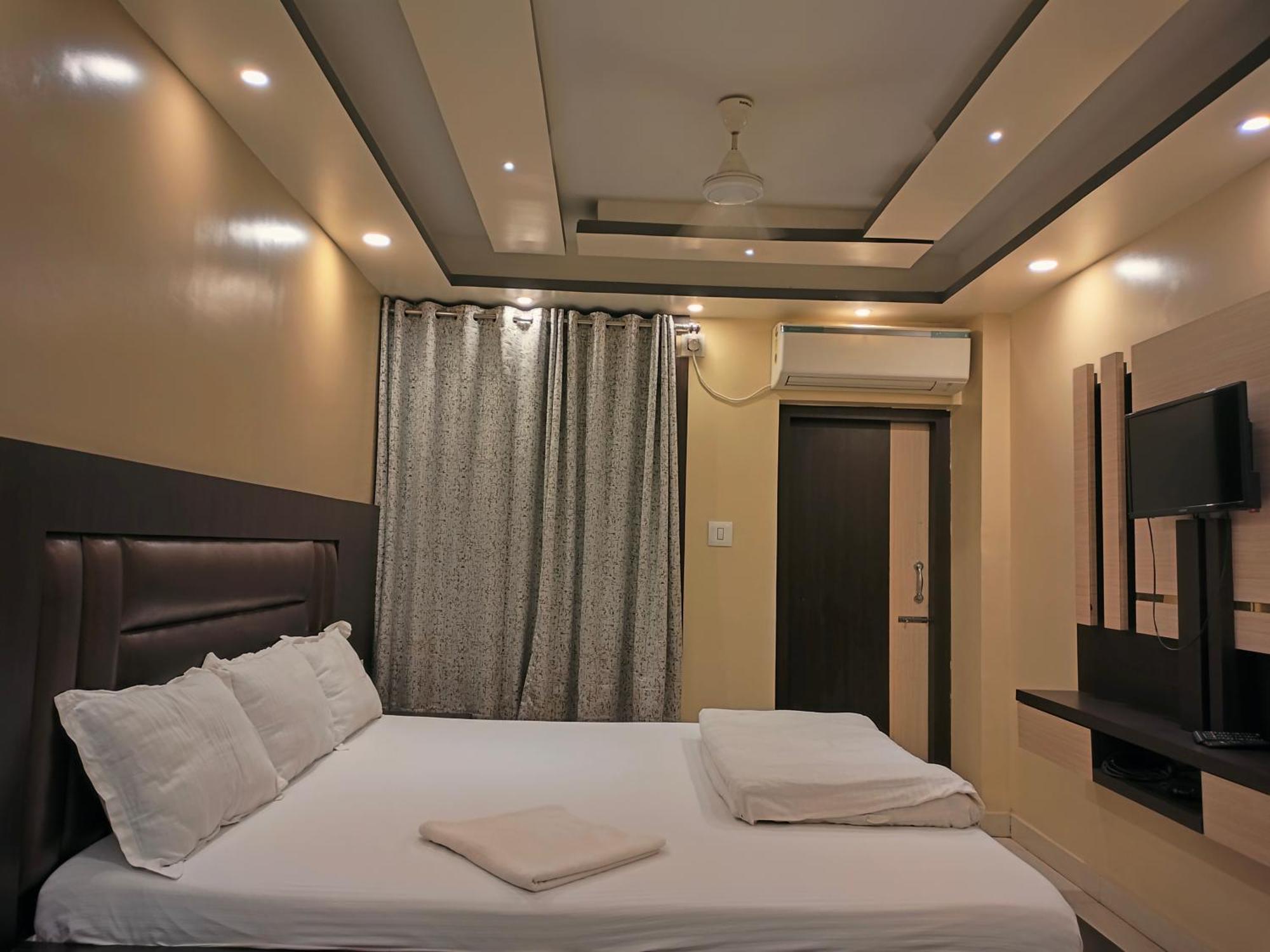 Hotel Binapani Deluxe 1 Tarapith Ngoại thất bức ảnh