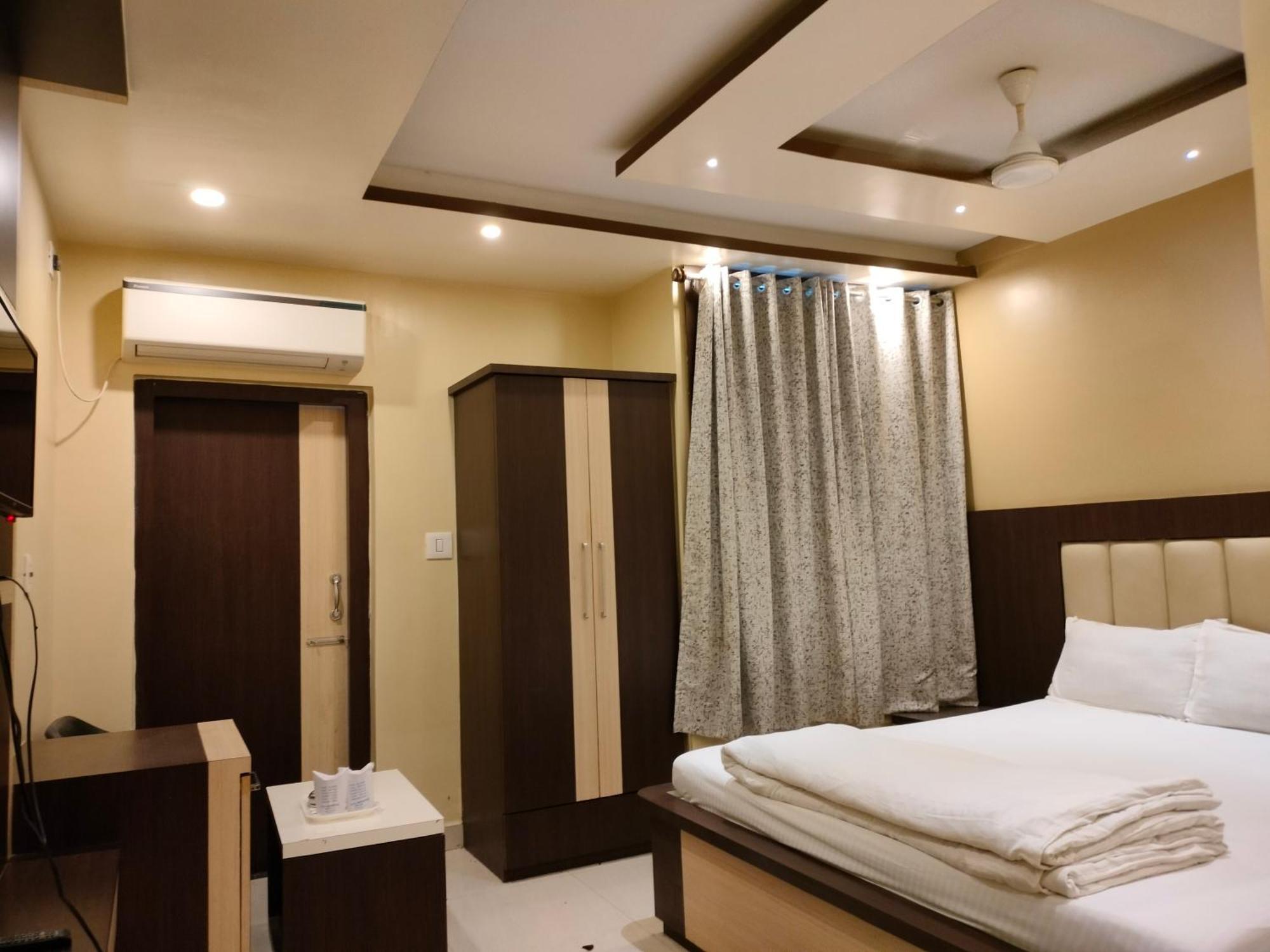 Hotel Binapani Deluxe 1 Tarapith Ngoại thất bức ảnh