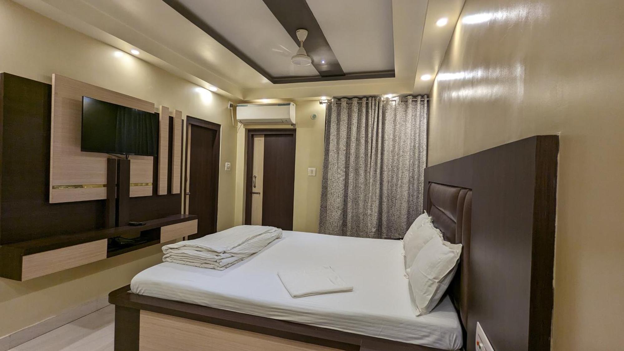 Hotel Binapani Deluxe 1 Tarapith Ngoại thất bức ảnh